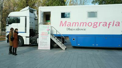 W Polsce raka piersi ma 140 tys. kobiet. Promocja i edukacja to za mało