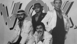 W środku, w czarnym garniturze Andrzej Kozioł 