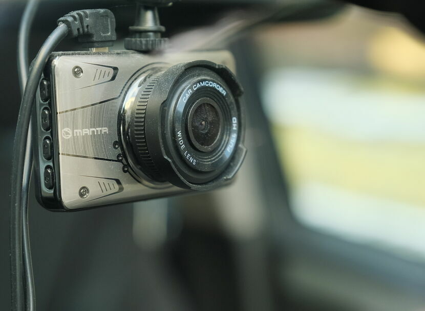 Co roku w Polsce sprzedaje się kilkaset tysięcy sztuk kamer samochodowych