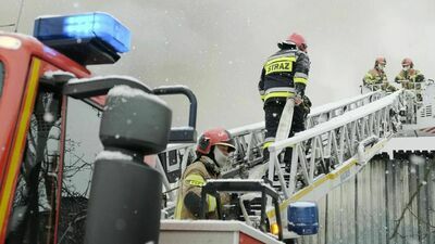 Pożar hali przy ul. Smoluchowskiego