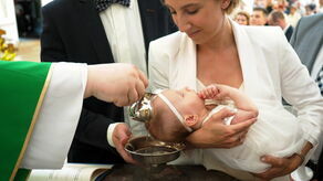 Bardzo popularnym imieniem jeszcze kilka lat temu była Zofia (na zdjęciu podczas chrztu). Dziś to imię jest już wybierane rzadziej