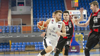 Karol Obarek (z piłką) w pierwszej rundzie właśnie przeciwko Zastalowi zaliczył swój najlepszy występ w karierze

