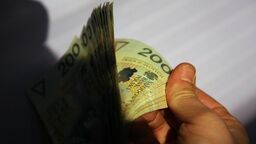 Białej Podlaska. Koperta w donicy, a w środku 18 tysięcy złotych