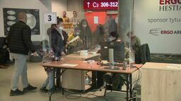 Koronawirus szaleje, w punktach szczepień znów więcej chętnych