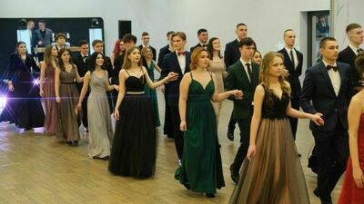 Studniówki 2022. Zabawa uczniów XXX Liceum Ogólnokształcącego w Lublinie [zdjęcia]