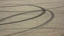 Polatali bokiem, ale przy okazji narobili sobie więcej problemów