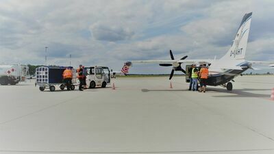 Lipiec ubiegłego roku. Prywatny samolot przyleciał z Niemiec po części samochodowe wyprodukowane przez jedną z lubelskich firm. Przesyłka została zabrana dwie godziny po złożeniu zlecenia