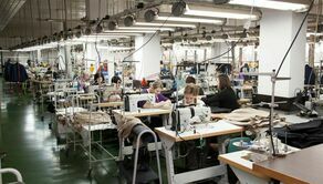 Lubelskie. Szyli garnitury dla Hugo Bossa. Znikają z rynku i zwalniają ponad 100 osób