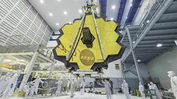 Zwierciadło Teleskopu Webba jest zbudowane z 18 sześciokątnych segmentów