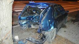 Lubelskie. Pijany 19-letni kierowca uderzył w drzewo. Ranni pasażerowie