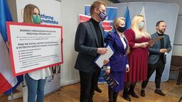 Rząd obniża podatki. Młodzieżówka PO zarzuca propagandę i ma swoje „tabliczki prawdy”