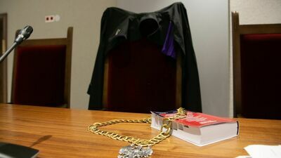 Kodeks postępowania karnego mówi wprost, że do pełnienia czynności biegłego jest obowiązany nie tylko biegły sądowy, lecz także każda osoba, o której wiadomo, że ma odpowiednią wiedzę w danej dziedzinie