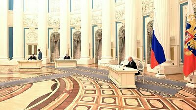 Podpisanie dokumentów uznających Doniecką i Ługańską Republikę Ludową