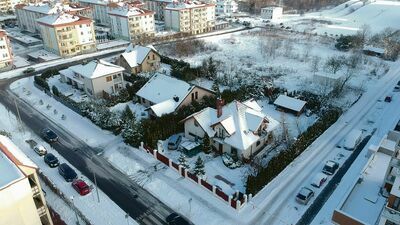 Trzy bloki miałyby stanąć obok domów jednorodzinnych, na terenie nieprzeznaczonym pod zabudowę wielorodzinną