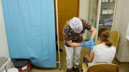 Studenci Uniwersytetu Medycznego muszą do końca lutego złożyć w dziekanatach dowody zaszczepienia przeciw koronawirusowi