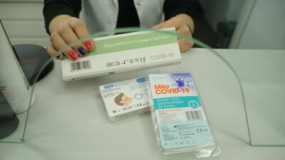 Aptekarze przyznają, że pacjenci częściej niż po bezpłatne testy, przychodzą po te, za które trzeba zapłacić