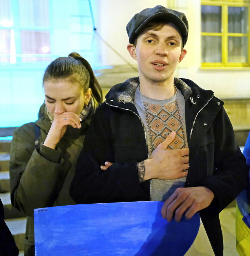 Na antywojennej manifestacji solidarności z Ukrainą przed lubelskim Ratuszem