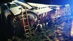 Ciężarówka przewróciła się na obwodnicy Lubartowa