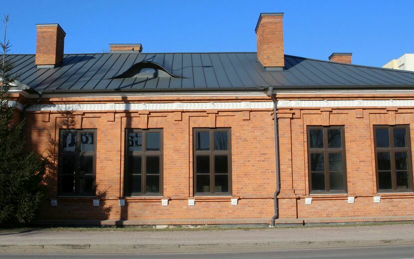 Budynek dawnego kasyna nadal stoi nieużytkowany, choć mowa o działce w centralnej części Puław. Pomiędzy hipermarketem i nieczynnym dworcem autobusowym, w pobliżu sądu i ratusza, przy jednej z głównych miejskich arterii