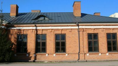 Budynek dawnego kasyna nadal stoi nieużytkowany, choć mowa o działce w centralnej części Puław. Pomiędzy hipermarketem i nieczynnym dworcem autobusowym, w pobliżu sądu i ratusza, przy jednej z głównych miejskich arterii