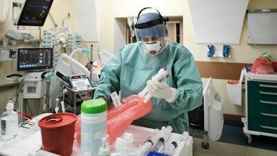 I po strachu? "Stwierdzenia o początku końca pandemii są mało odpowiedzialne"