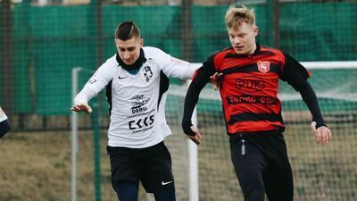 W trzech ostatnich sparingach piłkarze Orląt Spomlek stracili aż 16 goli