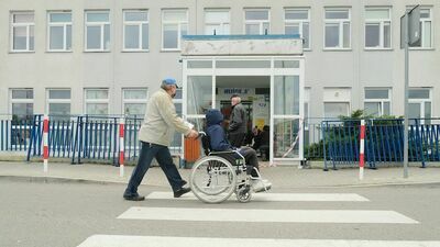 Od 1 marca w szpitalu wojewódzkim przy al. Kraśnickiej w Lublinie ma być o ponad 50 łóżek covidowych mniej