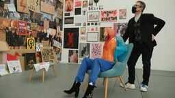 Dziś Galeria Labirynt wspiera Strajk Kobiet, Marsz Równości, społeczność LGBT. W sobotę galeria zaprasza na „EXCUSE MY BEAUTY - warsztaty queerowej ekspresji dla młodzieży”. Na zdjęciu zeszłoroczna wystawa „Nigdy nie będziesz szła sama”