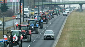 Przejazd kolumny ciągników, a potem protesty w centrum miasta na al. Tysiąclecia znacznie utrudnił ruch w Lublinie