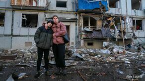 Zbombardowany blok koło Charkowa. Wstrząsające zdjęcia