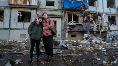 Zbombardowany blok koło Charkowa. Wstrząsające zdjęcia