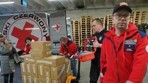 Pierwszy transport z Polskiego Czerwonego Krzyża ruszył na Ukrainę. Jak można pomóc? [zdjęcia]