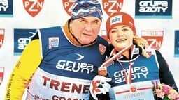 Monika Skinder razem z trenerem Waldemarem Kołcunem