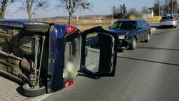 Wymusiła pierwszeństwo przejazdu. Opel przewrócił się na bok