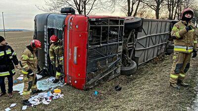 Lubelskie. Autokar z uchodźcami przewrócił się na bok. 5 osób w szpitalu