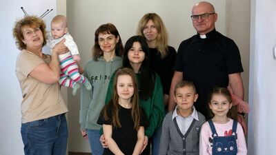 W parafii powstała nowa tradycja. Polacy zapraszają uchodźców na niedzielny obiad