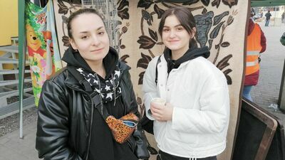 Przyjechałyśmy z Łucka, z zachodniej części kraju. Poznałyśmy się z Anną w autobusie i dzięki temu jest nam o wiele raźniej – opowiada Aleksandra