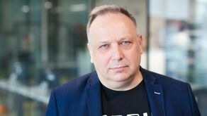 Dr hab. Paweł Nowak, prof. uczelni – pracownik Katedry Komunikacji Medialnej UMCS, kierownik Zakładu Lingwistyki i Psychologii Instytutu Ekspertyz Kryminalistycznych „Analityks” oraz przewodniczący Rady Naukowej tego Instytutu