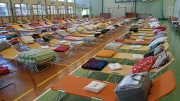 Punkt noclegowy w hali w Sitańcu pod Zamościem był gotowy w weekend, ale już jest decyzja o jego zamknięciu.