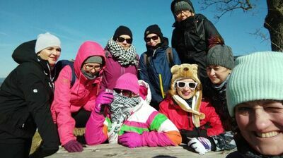 Uczestniczki kilkudniowego pobytu w Starej Morawie. Na pierwszym planie Ludmiła Bogacz-Radomska. Ola Lebedenko pomagała w organizacji turnusu rekreacyjno-szkoleniowego