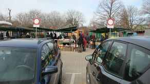 W sobotę targowisko działało już w tymczasowej lokalizacji, na parkingu przy ul. Ks. Bieńkowskiego