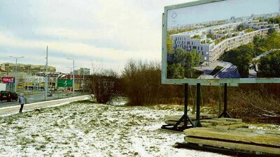 Na terenie inwestycji jeszcze w zeszłym roku pojawiły się wizualizacje przyszłego budynku