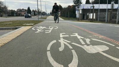 Niedawno gruntowny remont przeszła ulica Piłsudskiego w Zamościu. Wzdłuż niej ścieżek dla rowerzystów również nie mogło zabraknąć