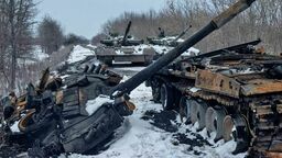 Rosjanie zbombardowali już niemal 400 szkół na Ukrainie. Chowają broń w cywilnych budynkach