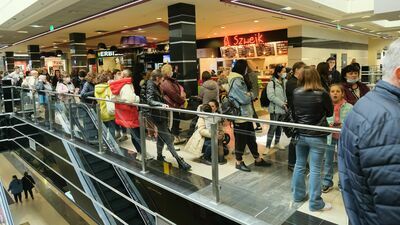 Ogromne kolejki do nowego miejsca w Lublinie. Tutaj za ubrania się nie płaci