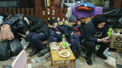 Każdego dnia na Dworzec Autobusowy w Lublinie dociera kilkadziesiąt autokarów z Ukrainy wypełnionych uchodźcami