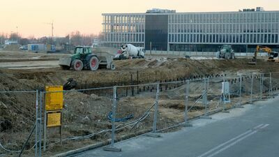 Węglin Park powstaje przy odległym odcinku ul. Jana Pawła II, na terenie pomiędzy sklepem meblowym Agata a uliczką biegnącą wzdłuż ogródków działkowych