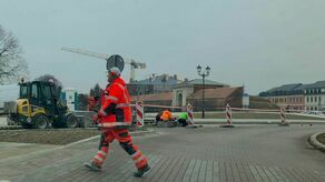 Naprawa nawierzchni ulicy Łukasińskiego trwa. Utrudnienia mają potrwać do końca tygodnia