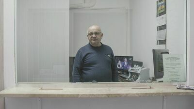 W czwartek na dworcu PKS za 100 hrywien można było dostać 5 zł, w piątek 6 zł, wczoraj 5 zł. Zbigniew Sobiesiak, właściciel kantoru: – Tylko jeśli ktoś hrywny ode mnie kupi to mogę skupować dalej. Musimy się jakoś wyrabiać, nikt nam nie dołoży.