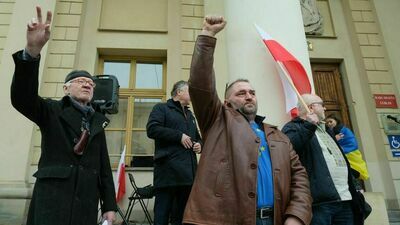 KOD śpiewa „Odę do radości”. Dla Europy i Ukrainy